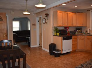 190 3rd St #1, Cambridge, MA 02141