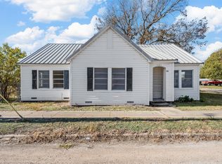 403 S 5th St, Rosebud, TX 76570
