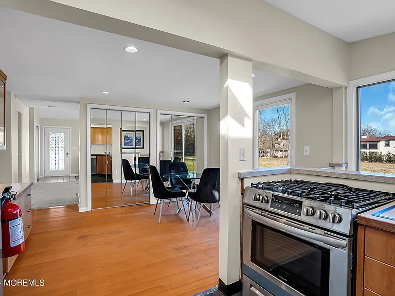 459 W Park Ave — Photo 9