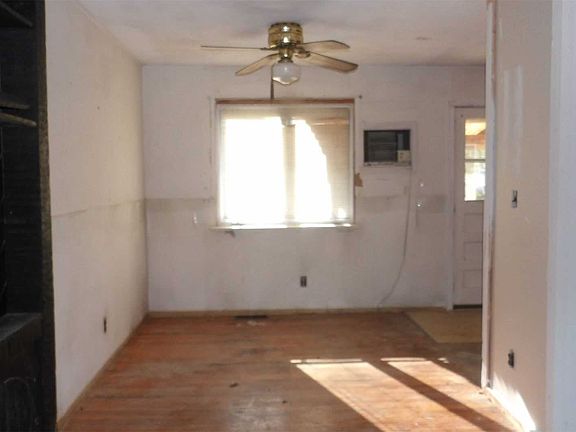 3rd image of 2814 Sipp Ave