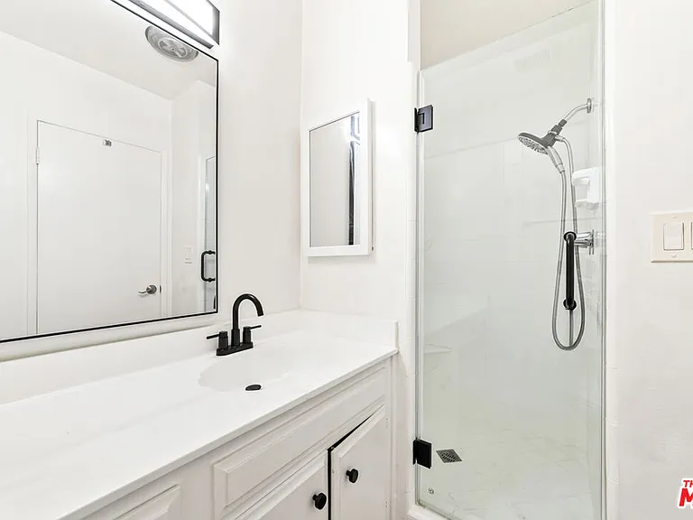 5600 Kensington Way #104 — Photo 23