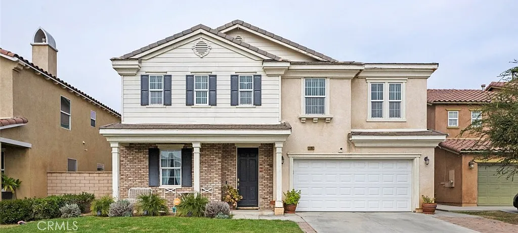4 bed, 2.5 bath, 2541 sqft, $3,600 — Photo 1