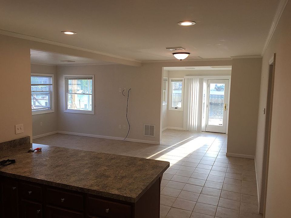 2nd image of 47 W Sail Dr