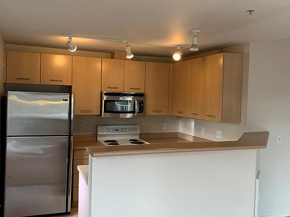 5th image of 710 240th Way SE #301