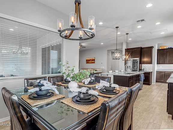 5th image of 931 E HOLLAND PARK Drive
