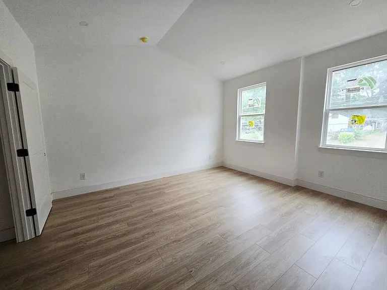 2710 Coronet Way — Photo 18