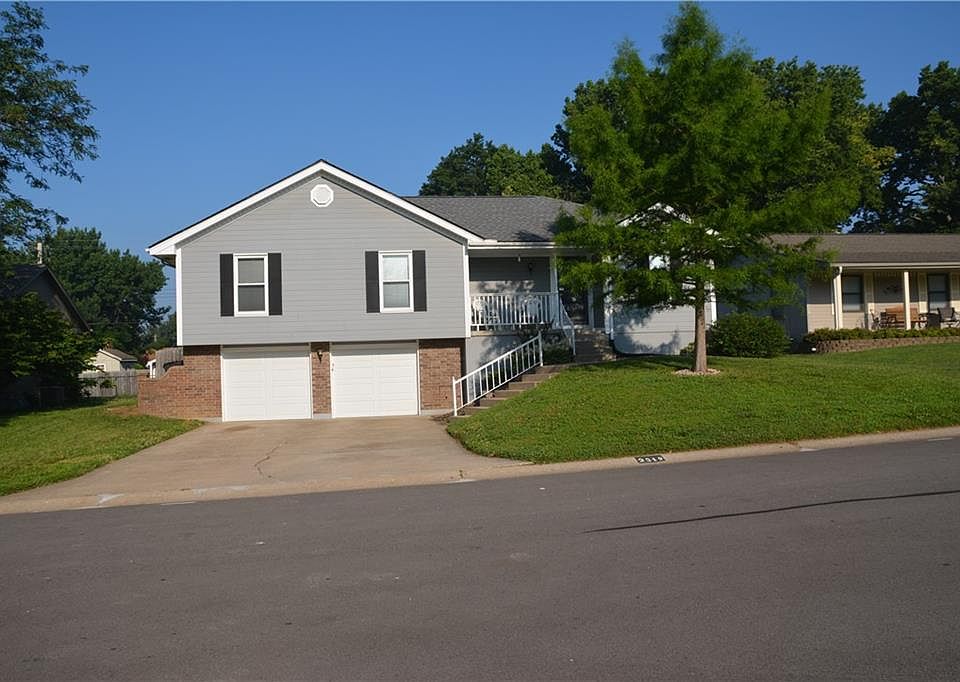 1st image of 2319 NW Leann Dr