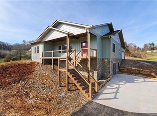 297 Sunnyside Rd #3, Waynesville, NC 28786