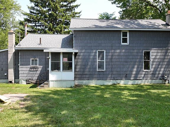 3rd image of 400 Shattuck Rd