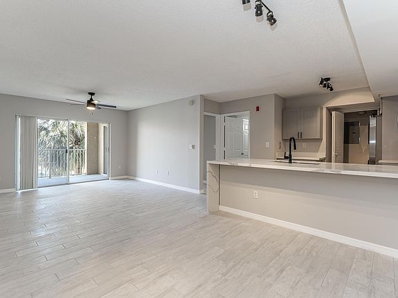 5th image of 2600 S University Drive #208