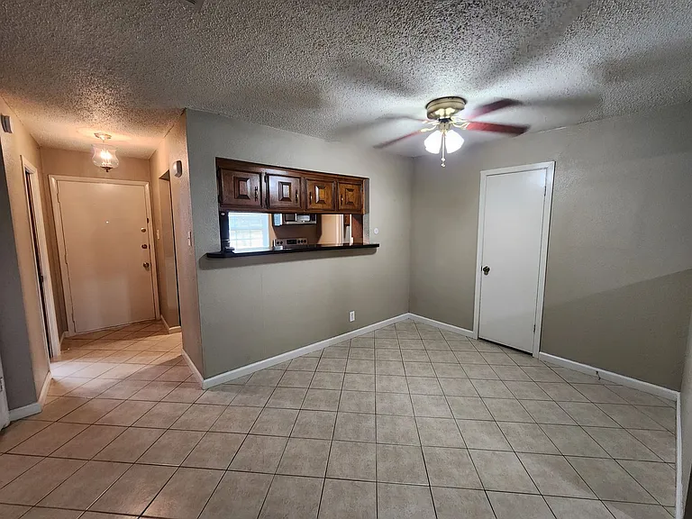 7604 Bridges Ave #B — Photo 3