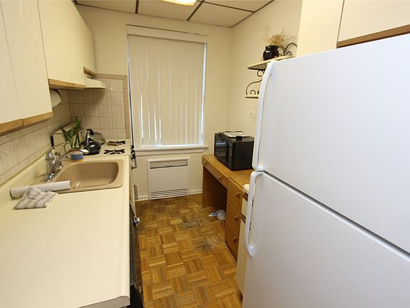 5th image of 73-63 Bell Blvd #6L