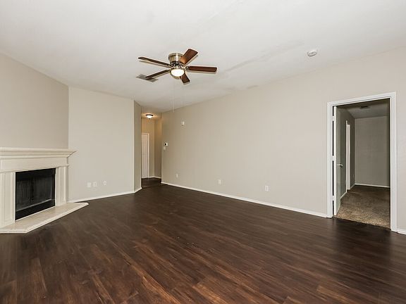 4th image of 2736 Cochran Way