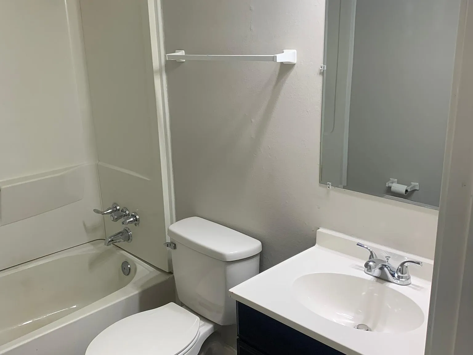 7503 Rutledge rd 40258 — Photo 3