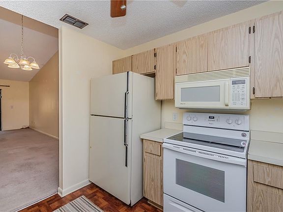4th image of 5213 Bellefield Dr
