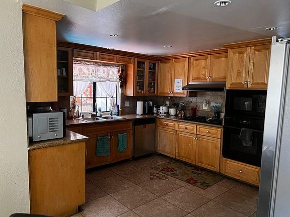 4th image of 5435 Babcock Ave