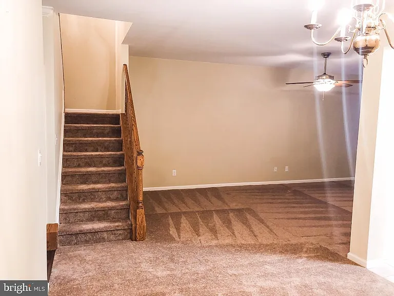 16 Normandy Dr — Photo 4