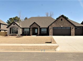 1021 Owen Ln, Bentonville, AR 72713