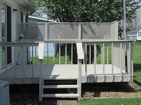 3rd image of 208 Meadowlark Ln