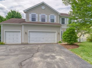 611 Stoffa Ave, Elburn, IL 60119