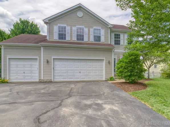 611 Stoffa Ave, Elburn, IL 60119