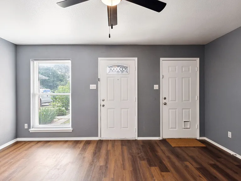 1502 Sharron Ct — Photo 18