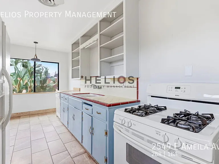 2549 E Amelia Ave — Photo 10