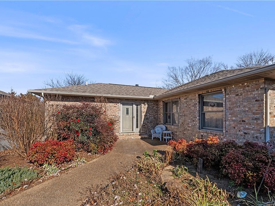 1st image of 9C Clover Ln