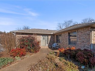 9C Clover Ln, Holiday Island, AR 72631
