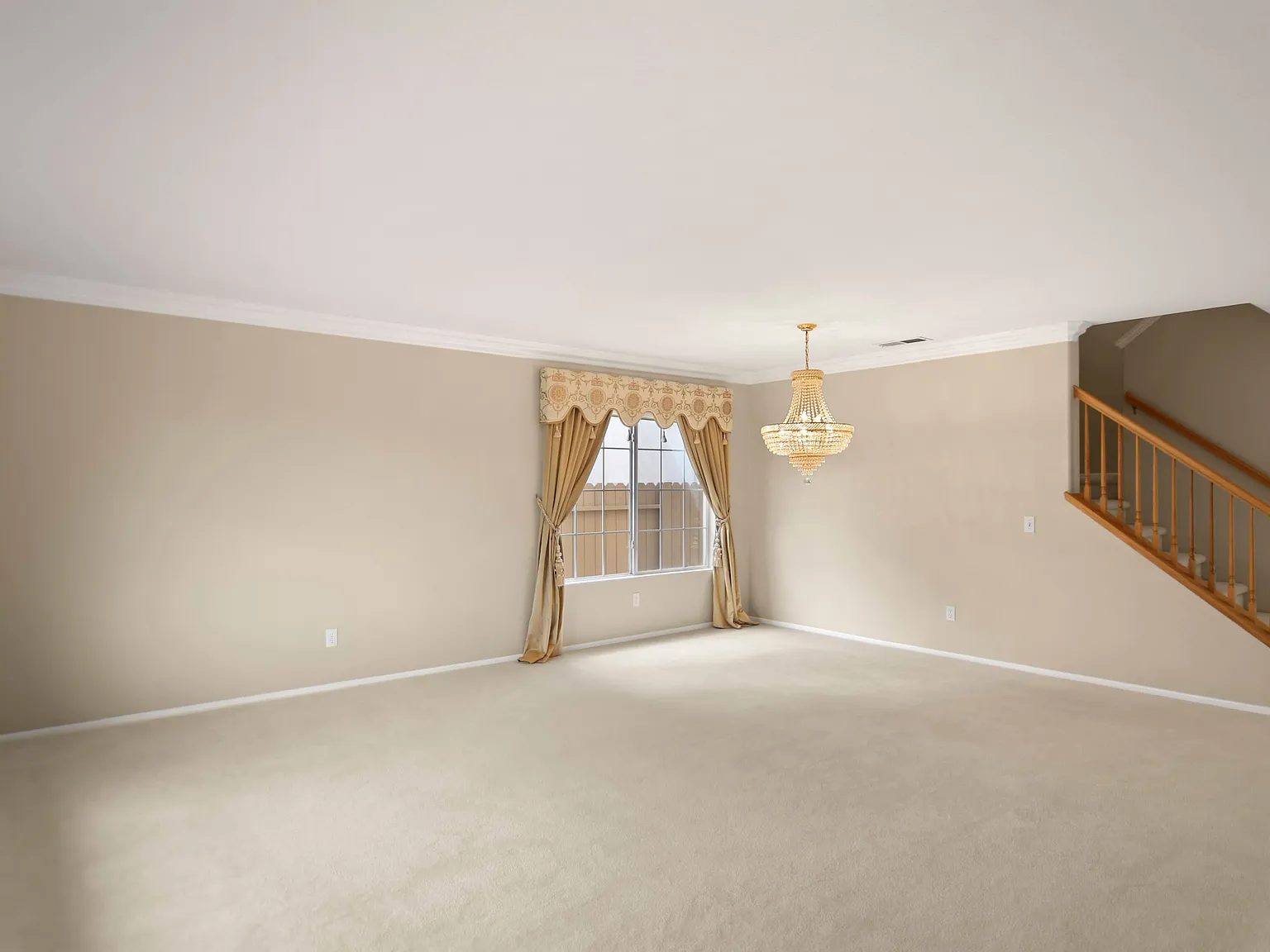 4 bed, 4.5 bath, 3000 sqft, $6,250 — Photo 4
