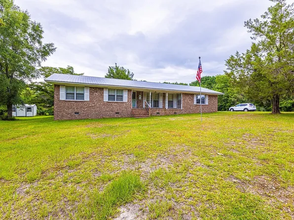 705 White Oak Dr., Johnsonville, SC 29555