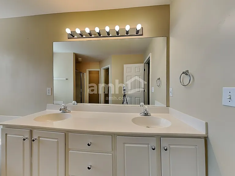 405 Bedstraw Ct — Photo 12