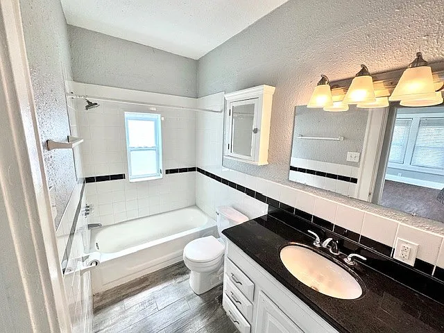 3007 W Estrella St #4 — Photo 4