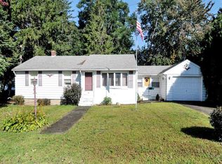 32 Benjamin Dr, North Providence, RI 02904