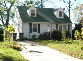903 Lewis Ave, Rockville, MD 20851