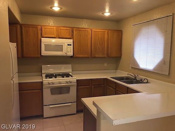 3rd image of 5066 S Rainbow Blvd Unit 106