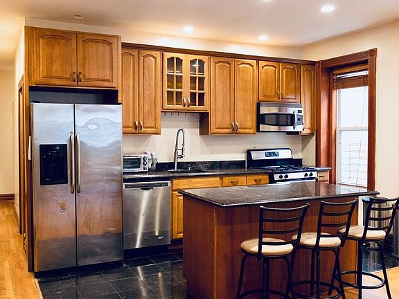 3rd image of 1025 President St #1