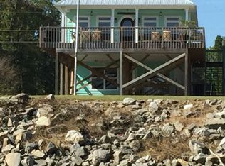 315 Lagoon Ln, Decaturville, TN 38329