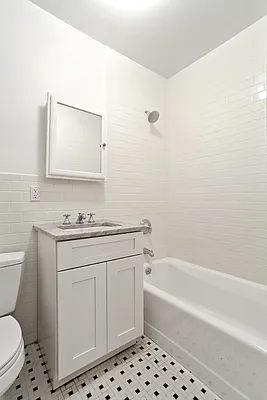 Rented by Nest Seekers International | media 11