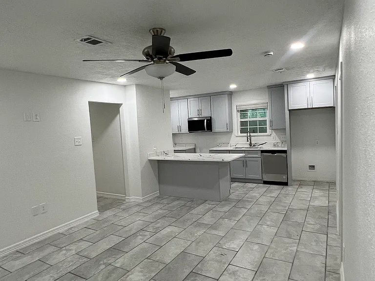 10506 Chesterfield Dr — Photo 13