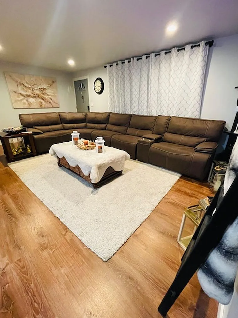 Beautifully Remodeled Rambler in Maple Valley — Photo 3