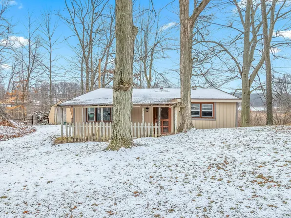 7592 Hakes Rd, Reading, MI 49274