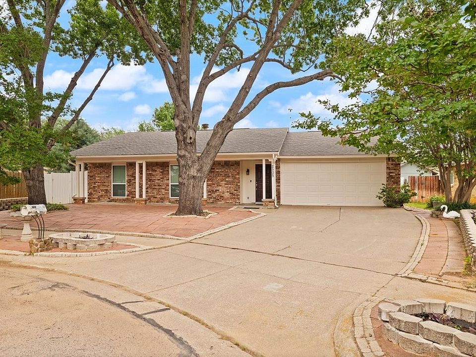 1st image of 2505 Crestmoor Ct