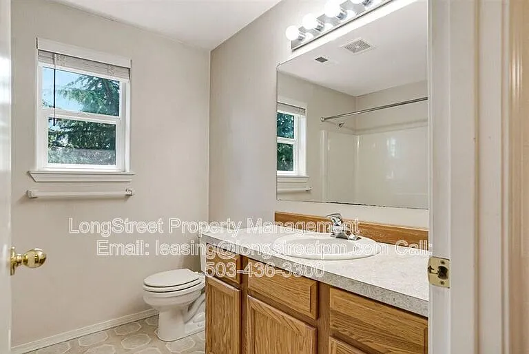 332 NE Carmen Pl — Photo 25
