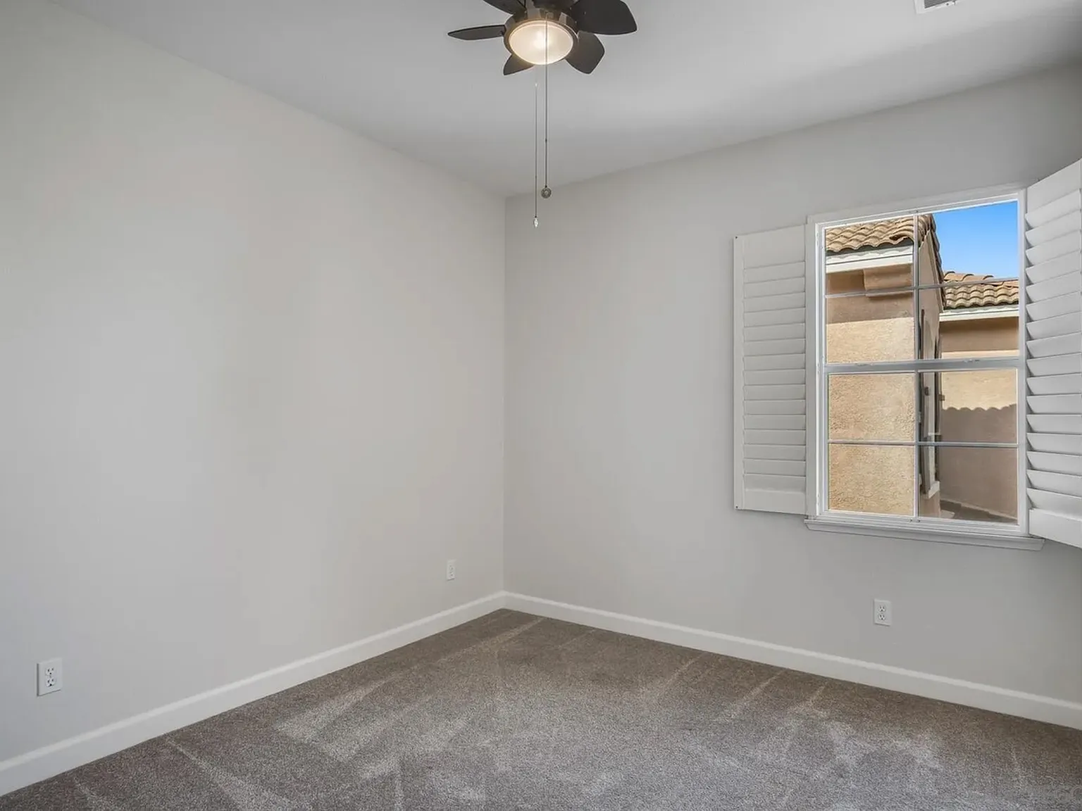 4 bed, 2.5 bath, 2312 sqft, $5,999 — Photo 3