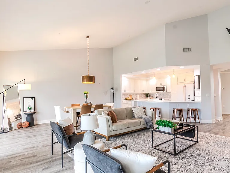 355 N Shore Cir #1332 — Photo 5