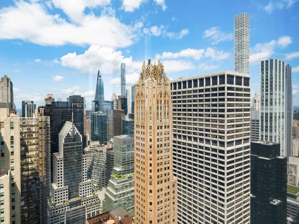 138 East 50th Street image 8 of 31