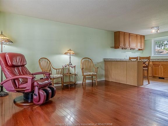 5th image of 9880 Asgard Rd