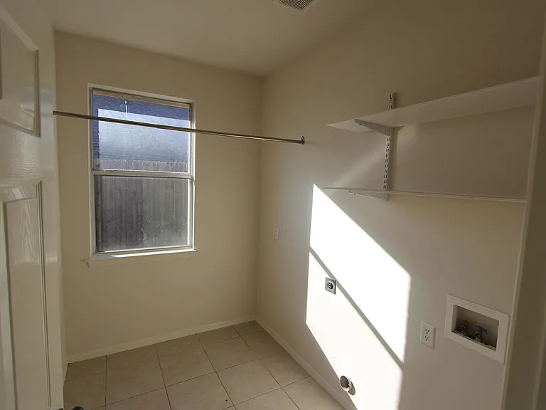 1017 Porter Pl — Photo 30
