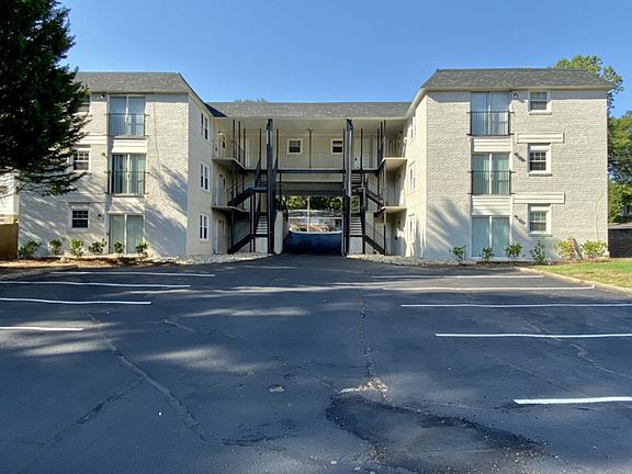 2nd image of 135 Oakwood Ave APT G